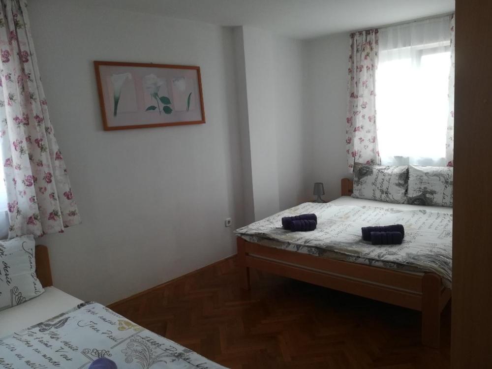Apartment And Rooms Sidro Petrcane Ngoại thất bức ảnh