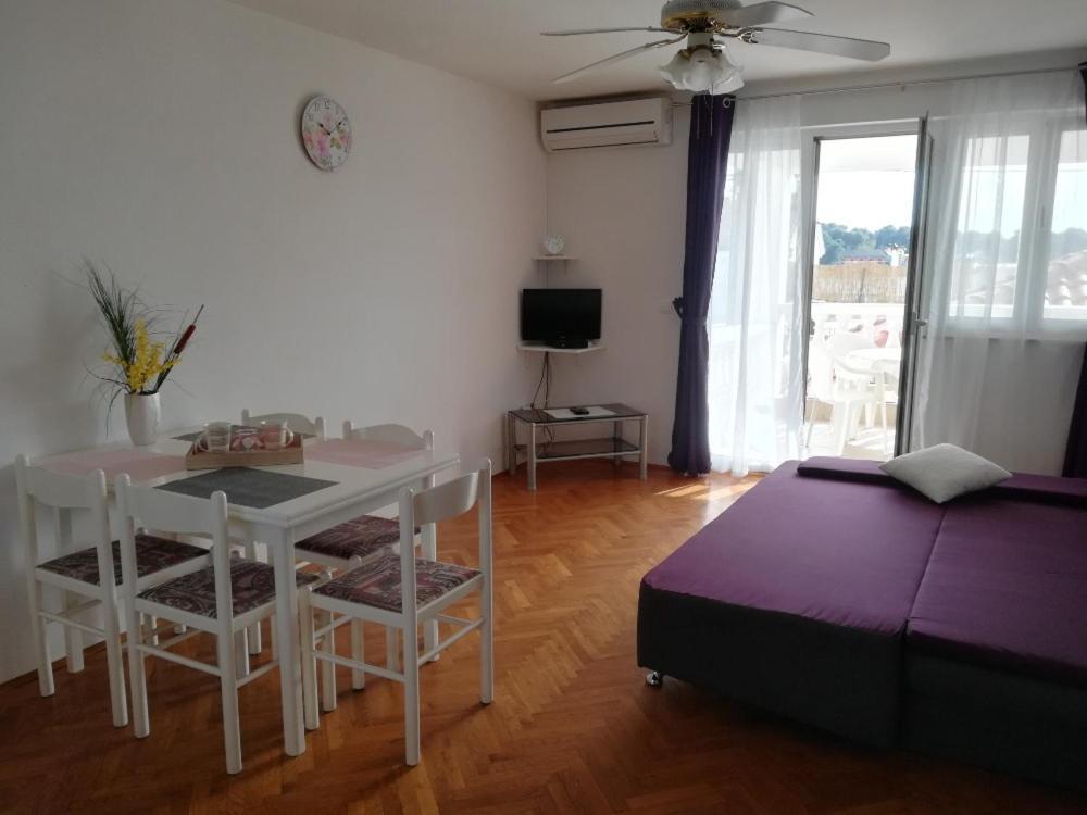 Apartment And Rooms Sidro Petrcane Ngoại thất bức ảnh