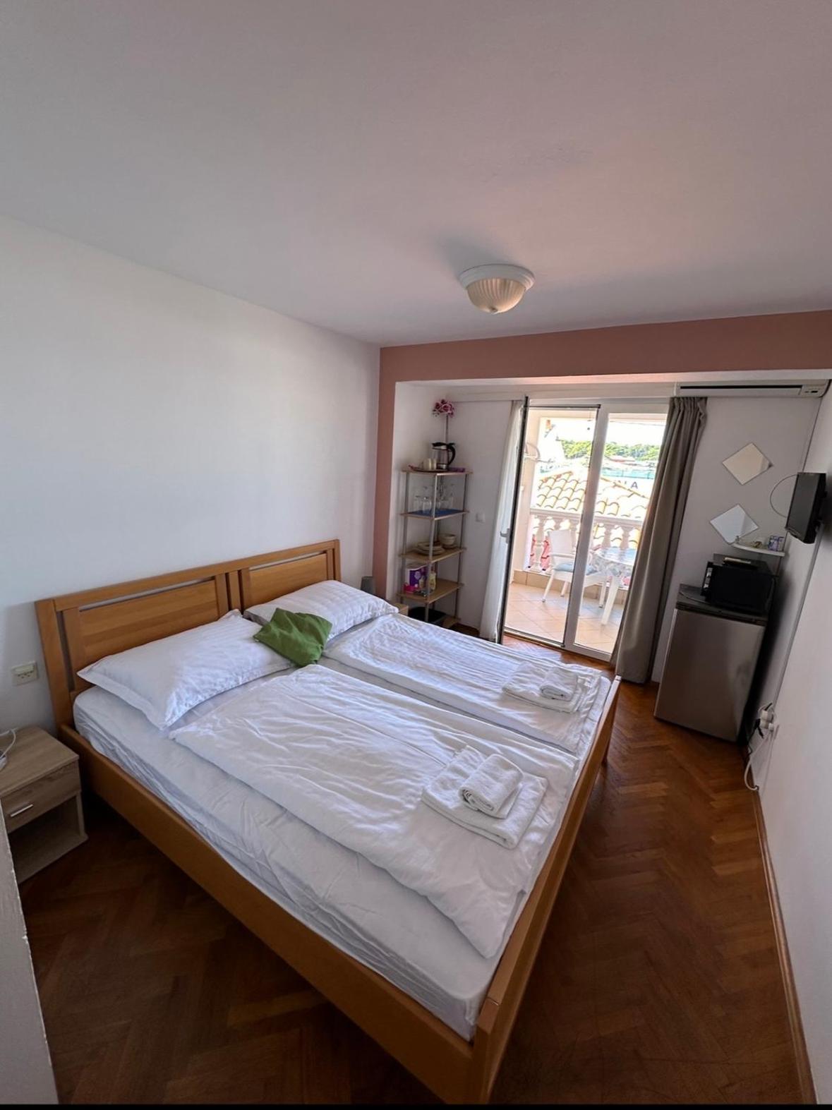 Apartment And Rooms Sidro Petrcane Ngoại thất bức ảnh